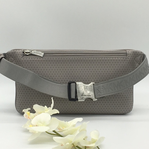MICHAEL KORS HANOVER MD BELT BAG Pearl Grey - Picture 2 of 8